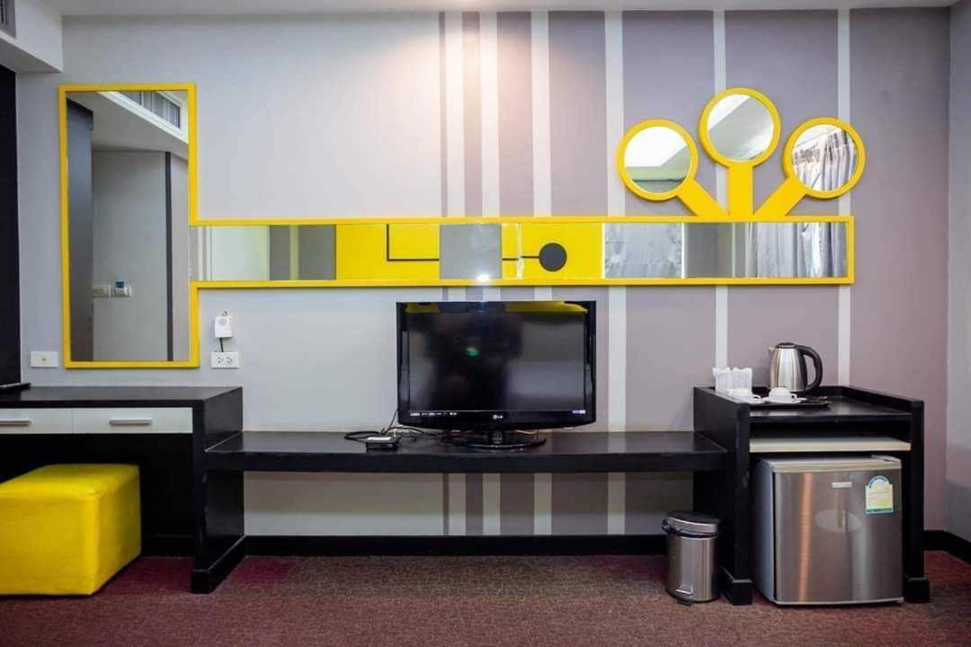 Capital O 75514 Vasidtee City Hotel Suphan Buri Luaran gambar