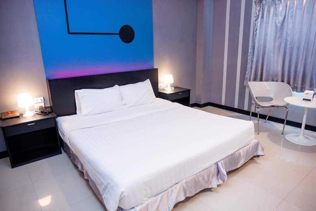 Capital O 75514 Vasidtee City Hotel Suphan Buri Luaran gambar