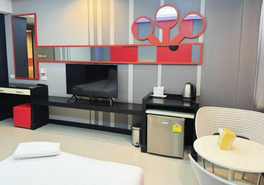 Capital O 75514 Vasidtee City Hotel Suphan Buri Luaran gambar