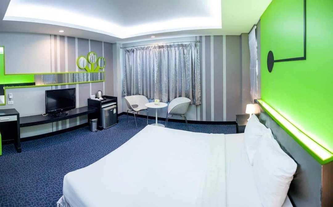 Capital O 75514 Vasidtee City Hotel Suphan Buri Luaran gambar
