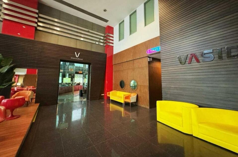 Capital O 75514 Vasidtee City Hotel Suphan Buri Luaran gambar