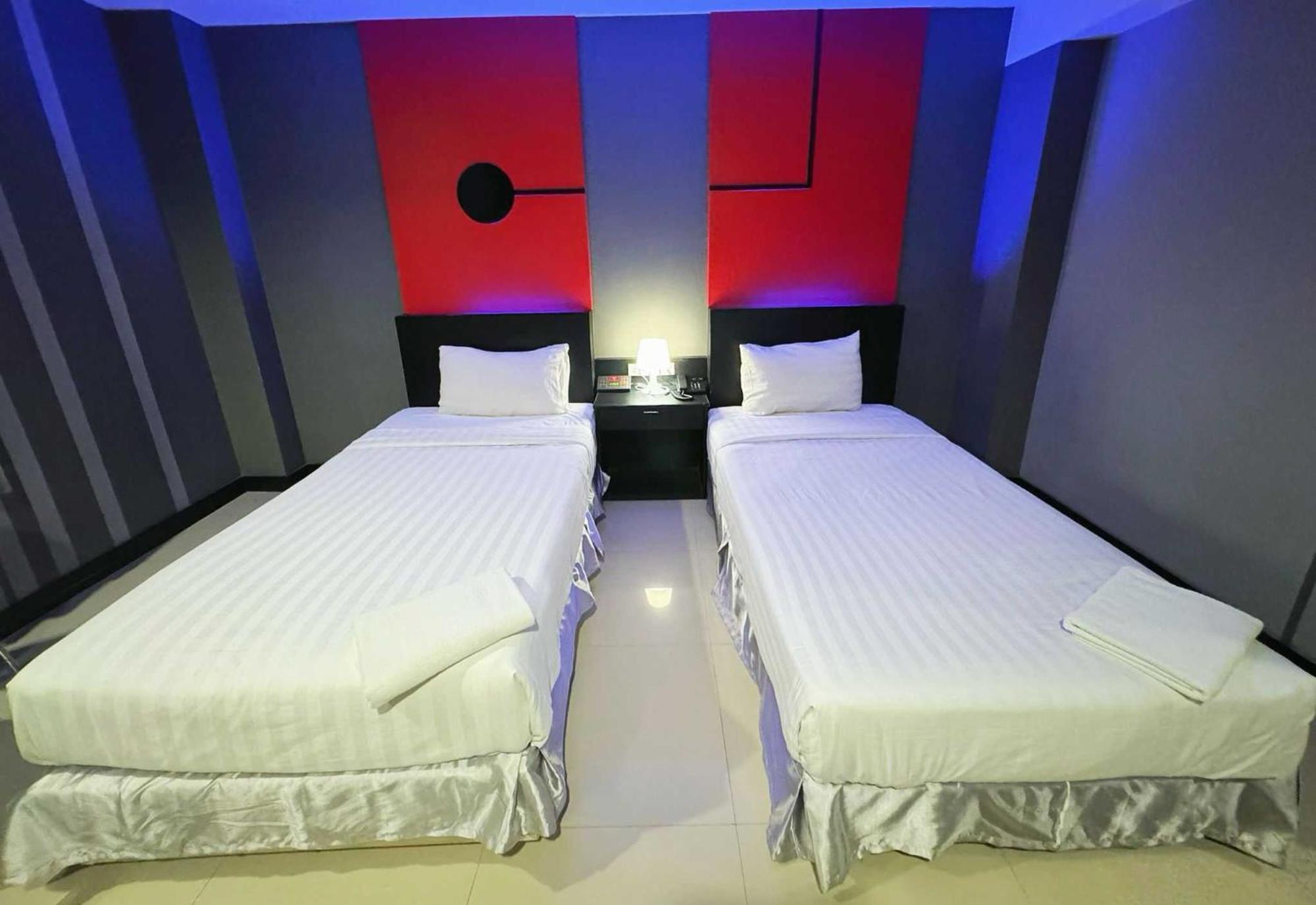 Capital O 75514 Vasidtee City Hotel Suphan Buri Luaran gambar
