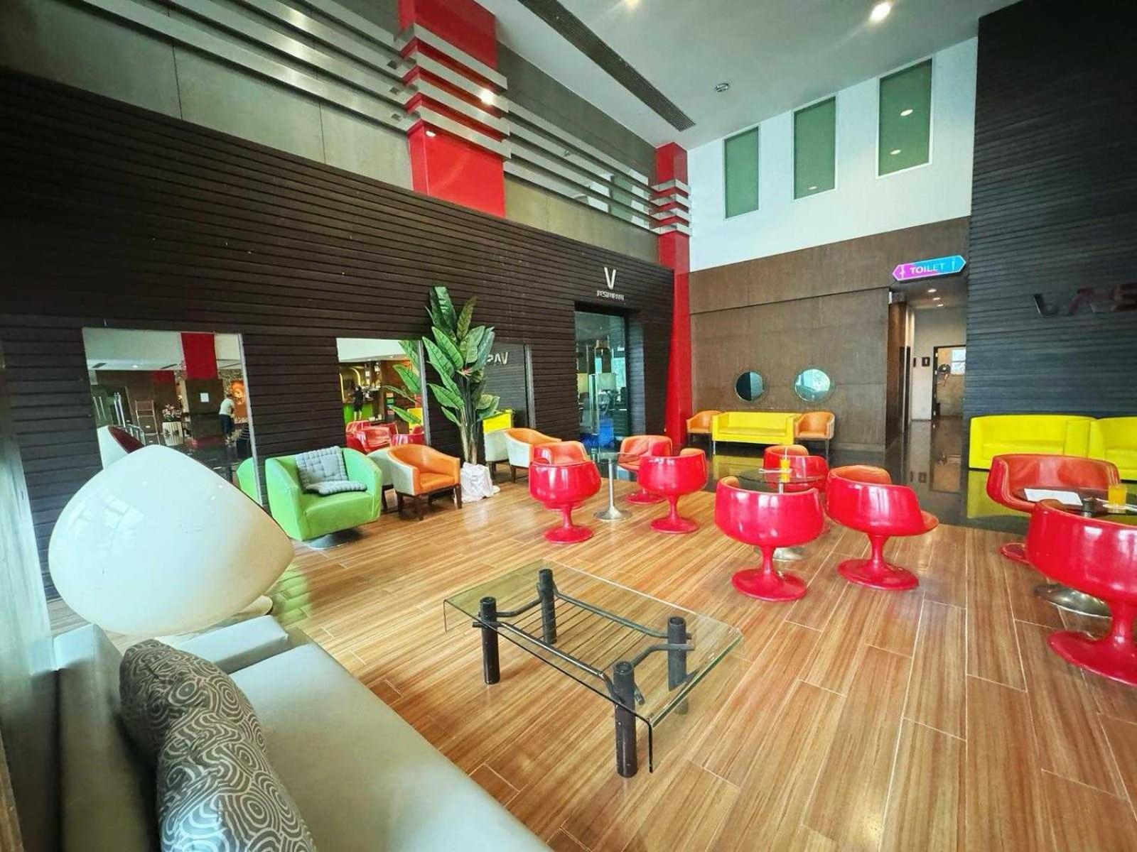 Capital O 75514 Vasidtee City Hotel Suphan Buri Luaran gambar