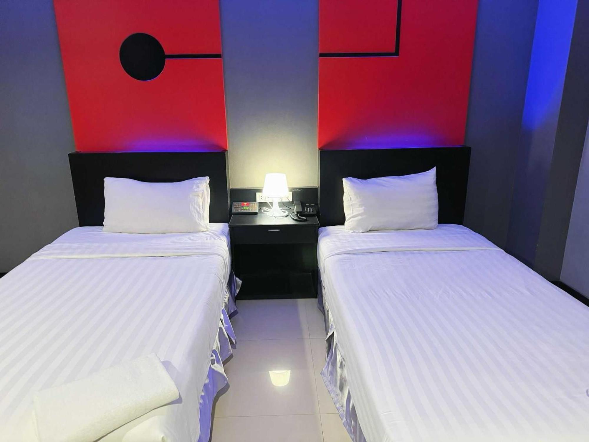 Capital O 75514 Vasidtee City Hotel Suphan Buri Luaran gambar