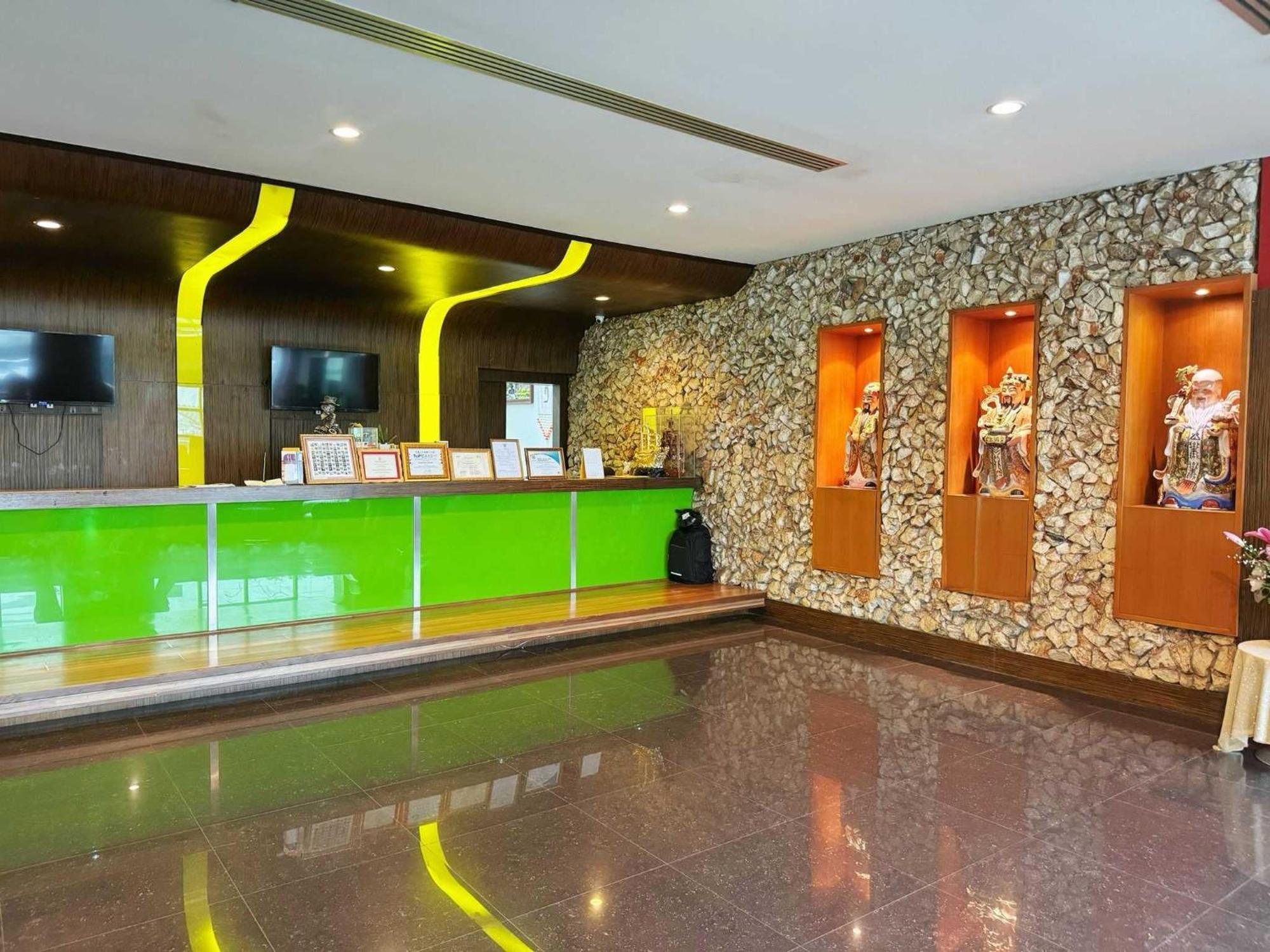 Capital O 75514 Vasidtee City Hotel Suphan Buri Luaran gambar