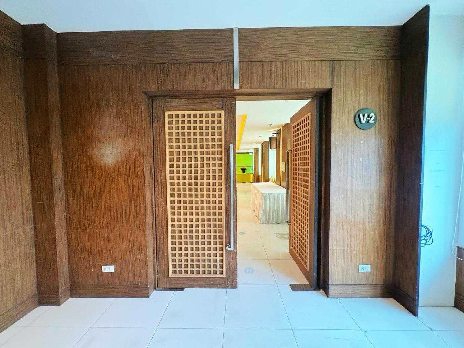 Capital O 75514 Vasidtee City Hotel Suphan Buri Luaran gambar
