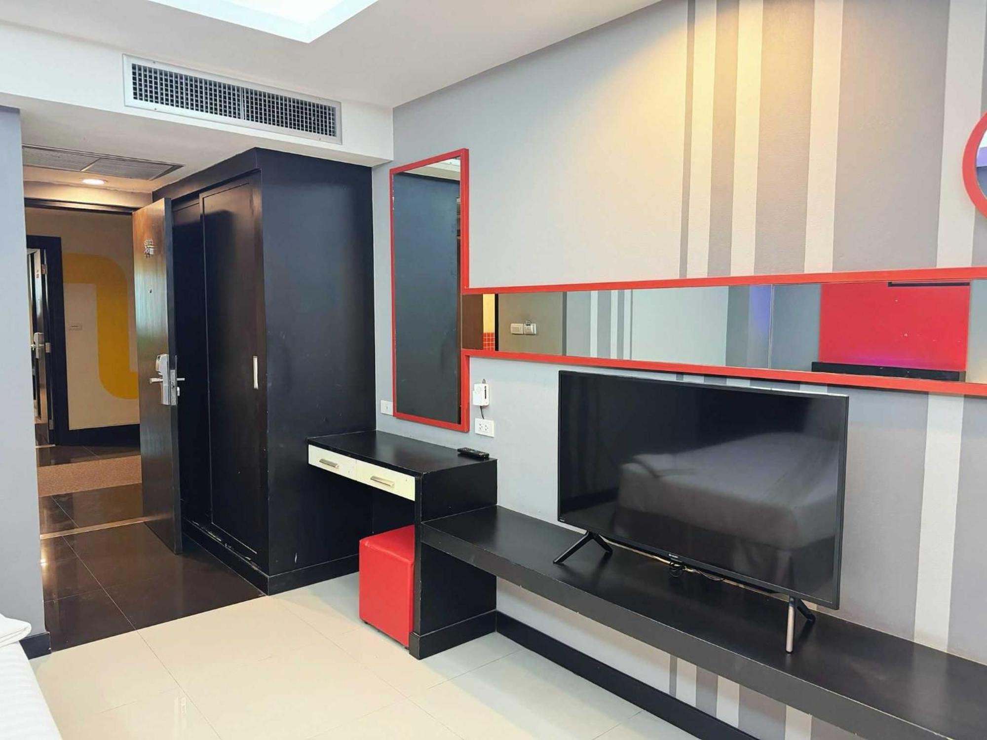 Capital O 75514 Vasidtee City Hotel Suphan Buri Luaran gambar