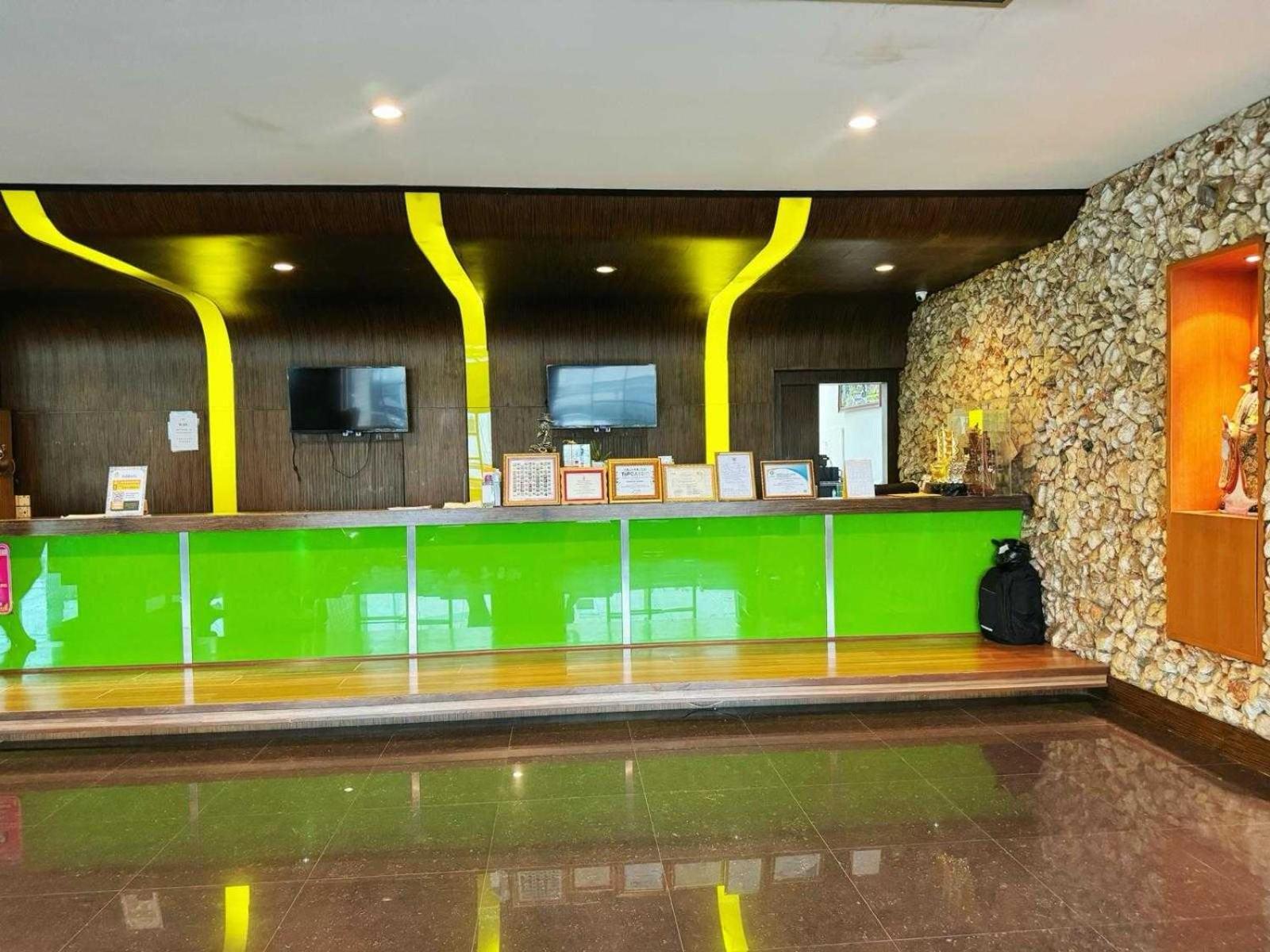 Capital O 75514 Vasidtee City Hotel Suphan Buri Luaran gambar