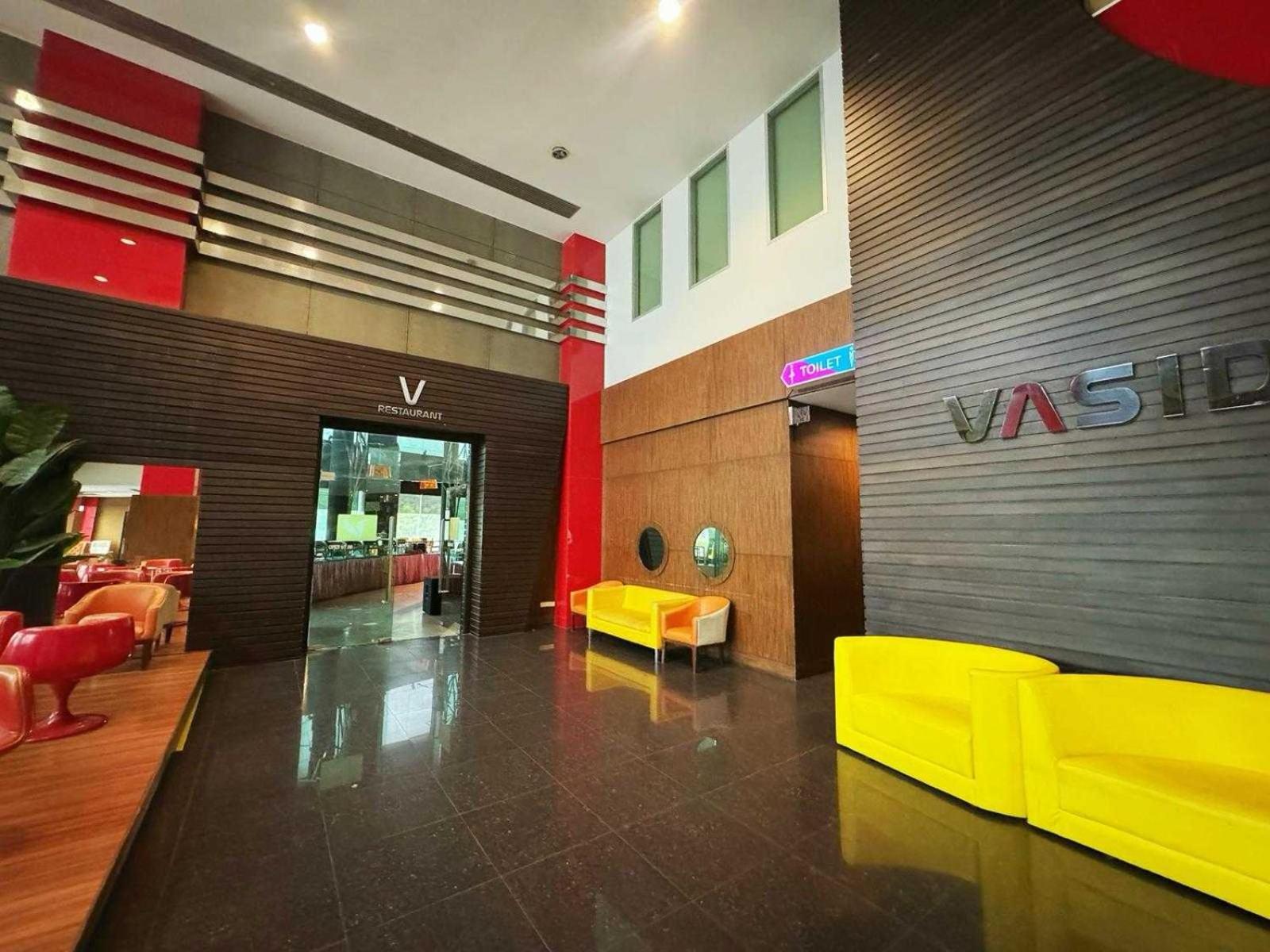 Capital O 75514 Vasidtee City Hotel Suphan Buri Luaran gambar