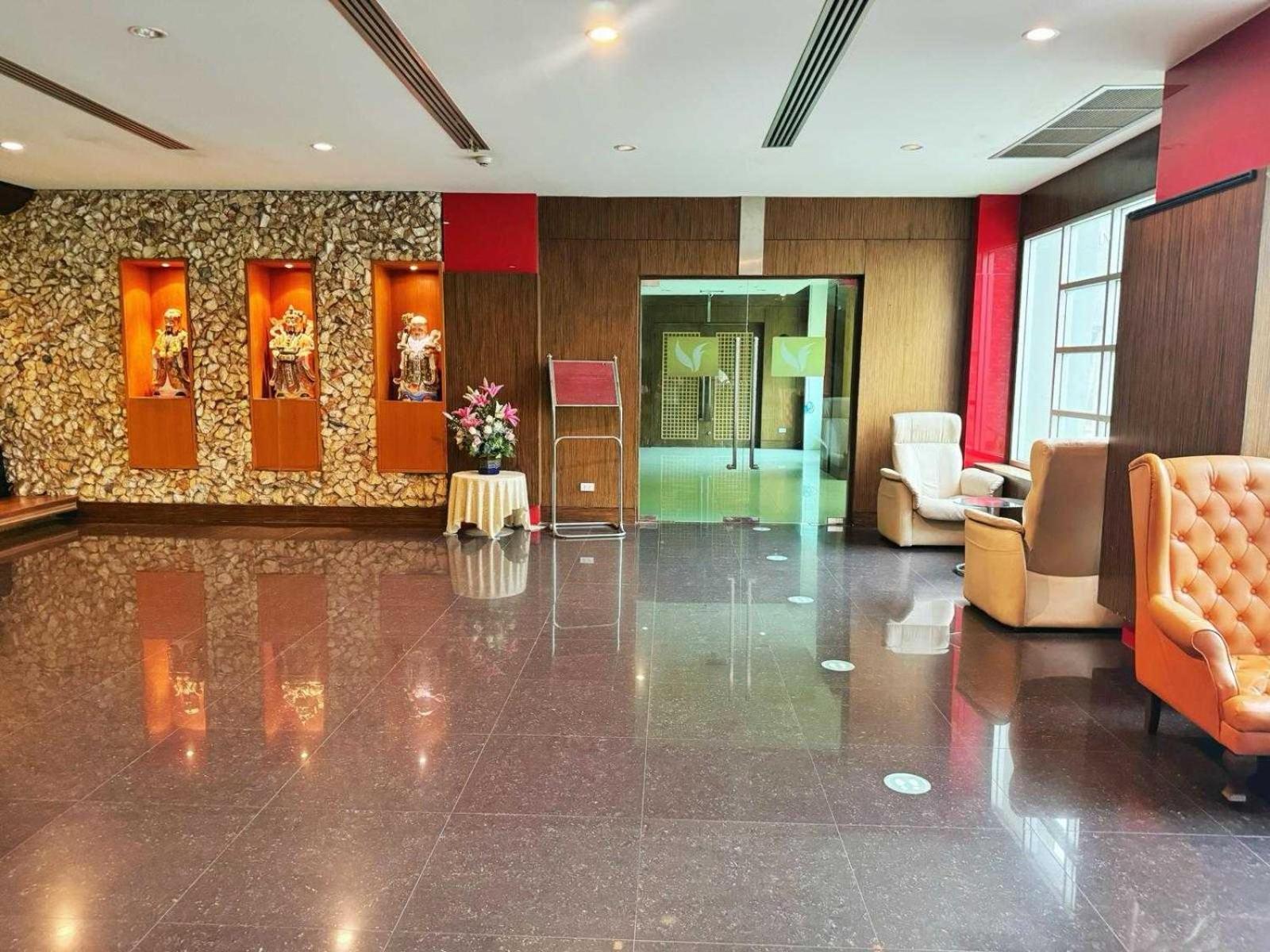 Capital O 75514 Vasidtee City Hotel Suphan Buri Luaran gambar