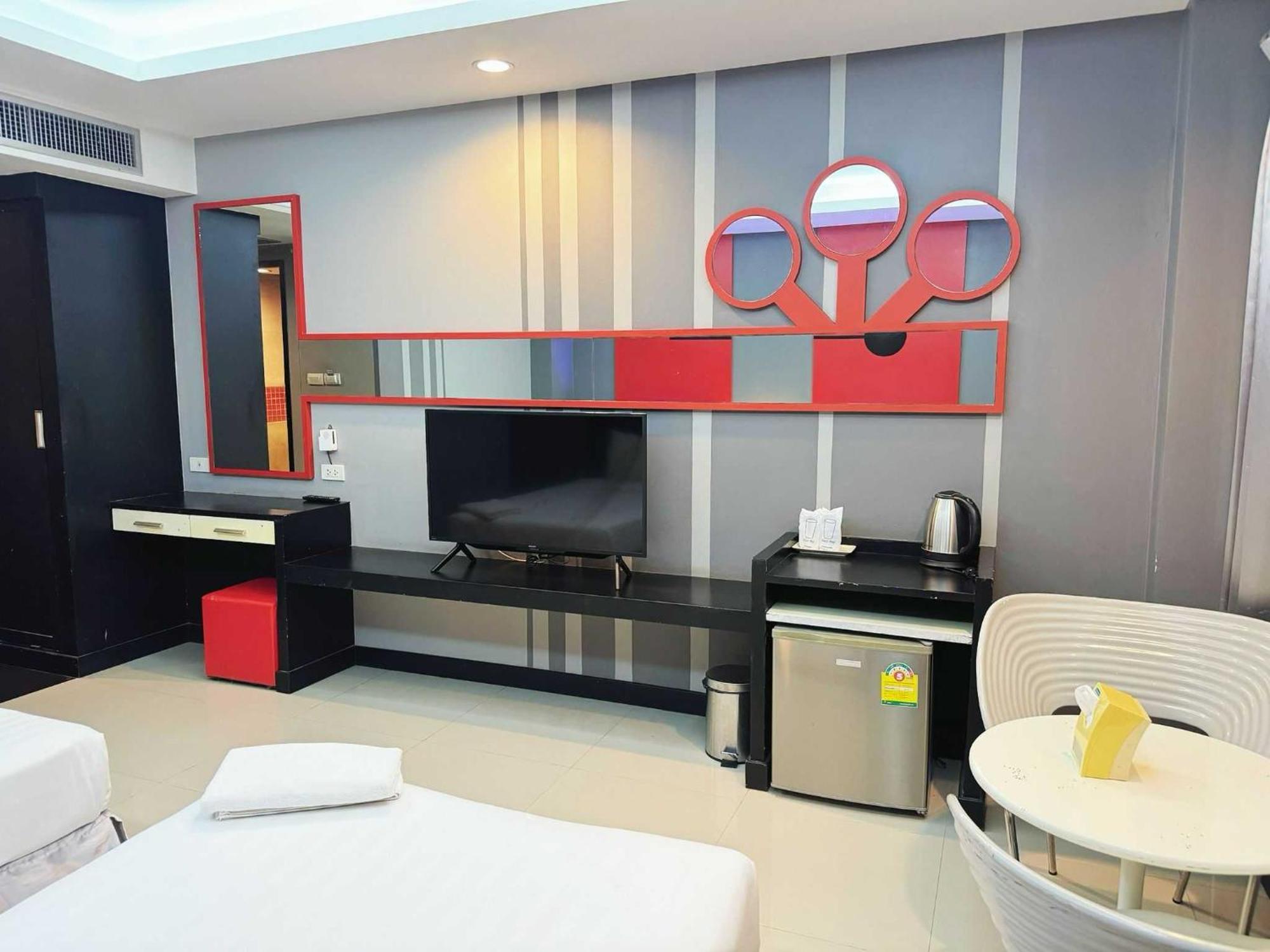 Capital O 75514 Vasidtee City Hotel Suphan Buri Luaran gambar