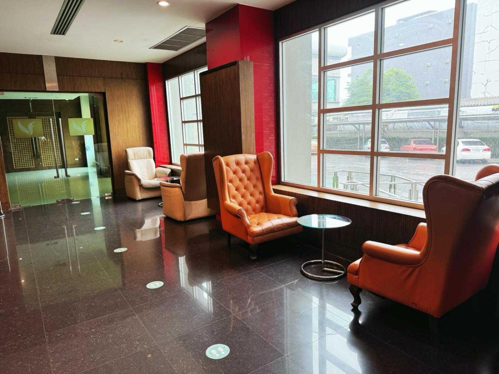 Capital O 75514 Vasidtee City Hotel Suphan Buri Luaran gambar