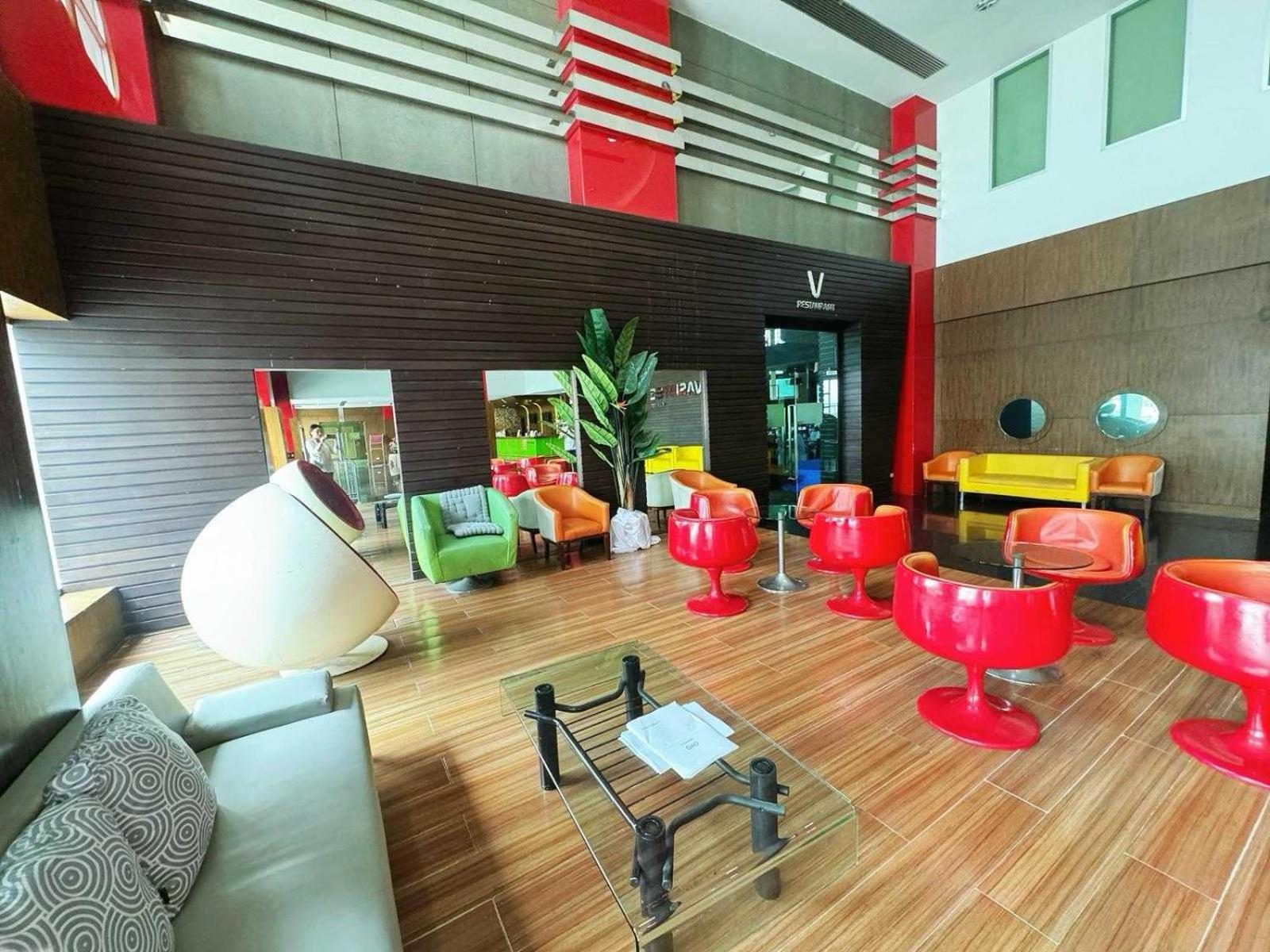 Capital O 75514 Vasidtee City Hotel Suphan Buri Luaran gambar