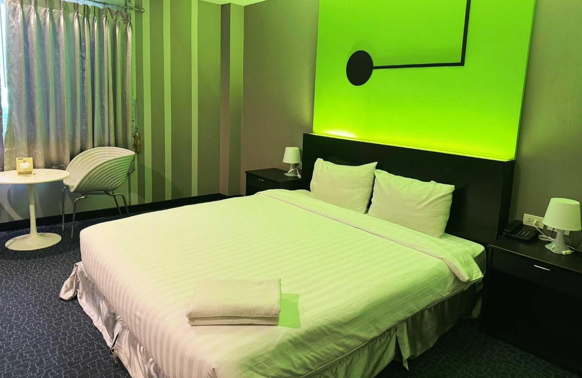 Capital O 75514 Vasidtee City Hotel Suphan Buri Luaran gambar