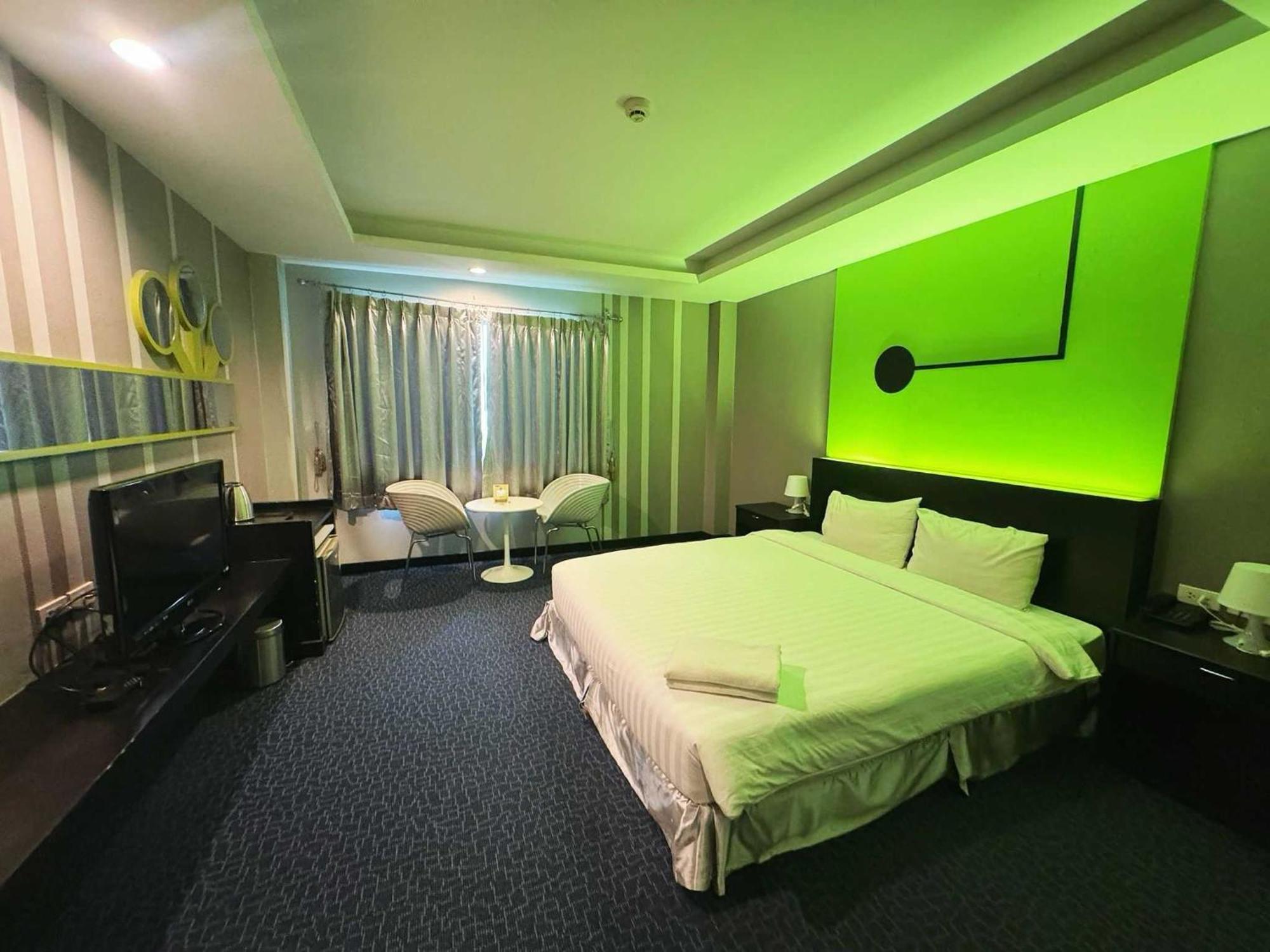 Capital O 75514 Vasidtee City Hotel Suphan Buri Luaran gambar