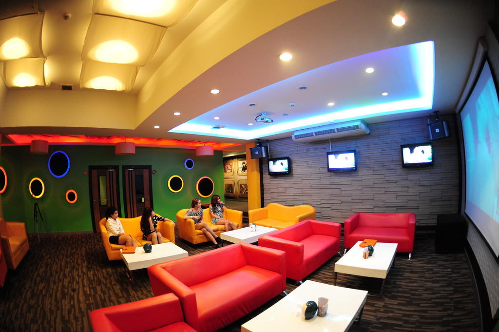 Capital O 75514 Vasidtee City Hotel Suphan Buri Luaran gambar