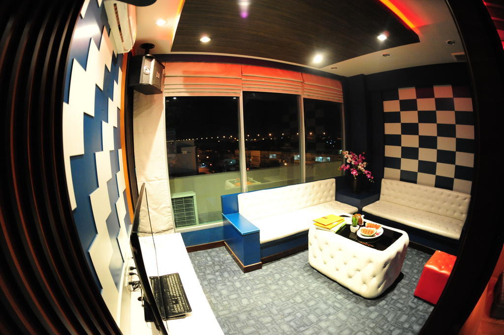 Capital O 75514 Vasidtee City Hotel Suphan Buri Luaran gambar